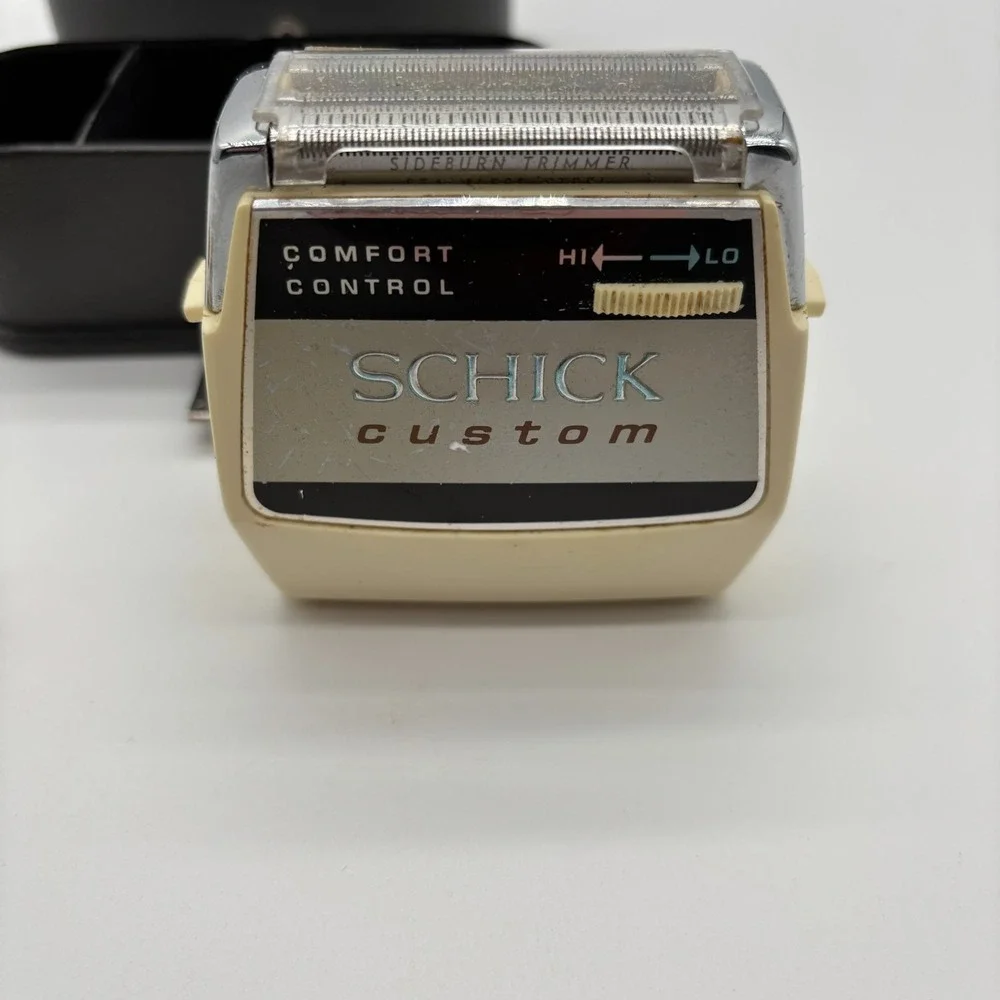 Vintage Schick Custom Electric Shaver Comfort Control with‎ Case Cord